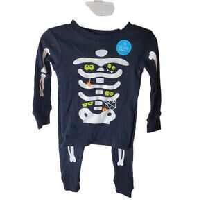 Carter's 18M Two Piece Glow in the Dark Halloween Skeleton Pajamas, NWT